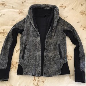 Lululemon size 4 jacket